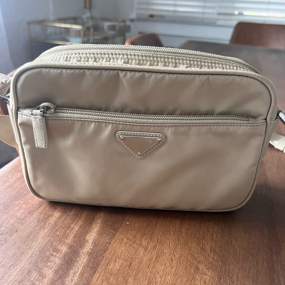 Prada Re-Nylon crossbody messenger bag - w/ receipt + authentication card - Picture 14 of 16